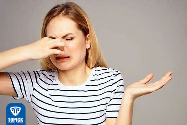 از بین بردن بوی عرق لباس بدون شستن